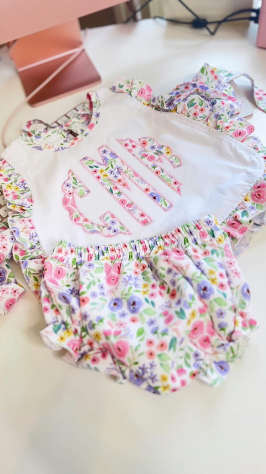 Floral Scalloped Monogram Set
